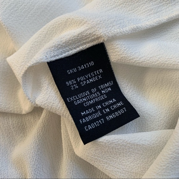 Le Chateau Flowy Sleeve Top - Picture 8 of 9